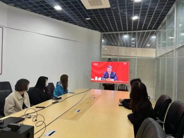 J9集团投资公司组织旁观庆祝中国共产主义青年团成立100周年大会