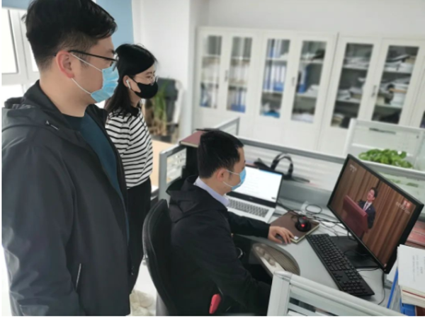 J9集团投资公司组织旁观庆祝中国共产主义青年团成立100周年大会