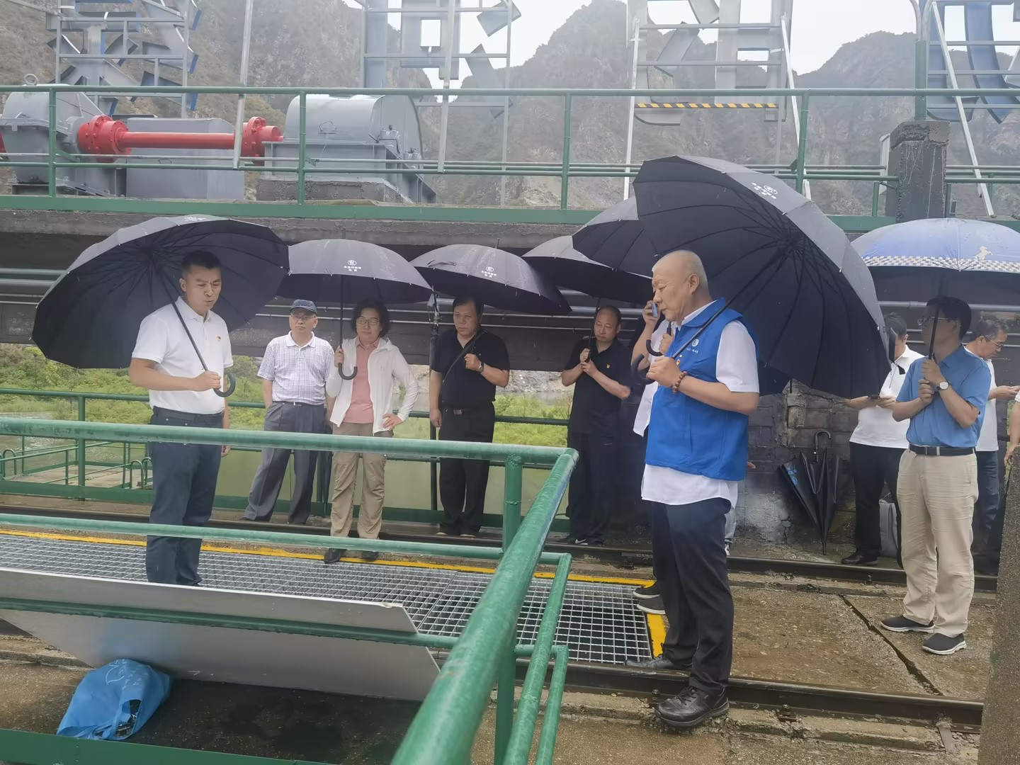 北京市纪委监委驻市发展鼎新委纪检监察组赴J9集团北京段沿线调研