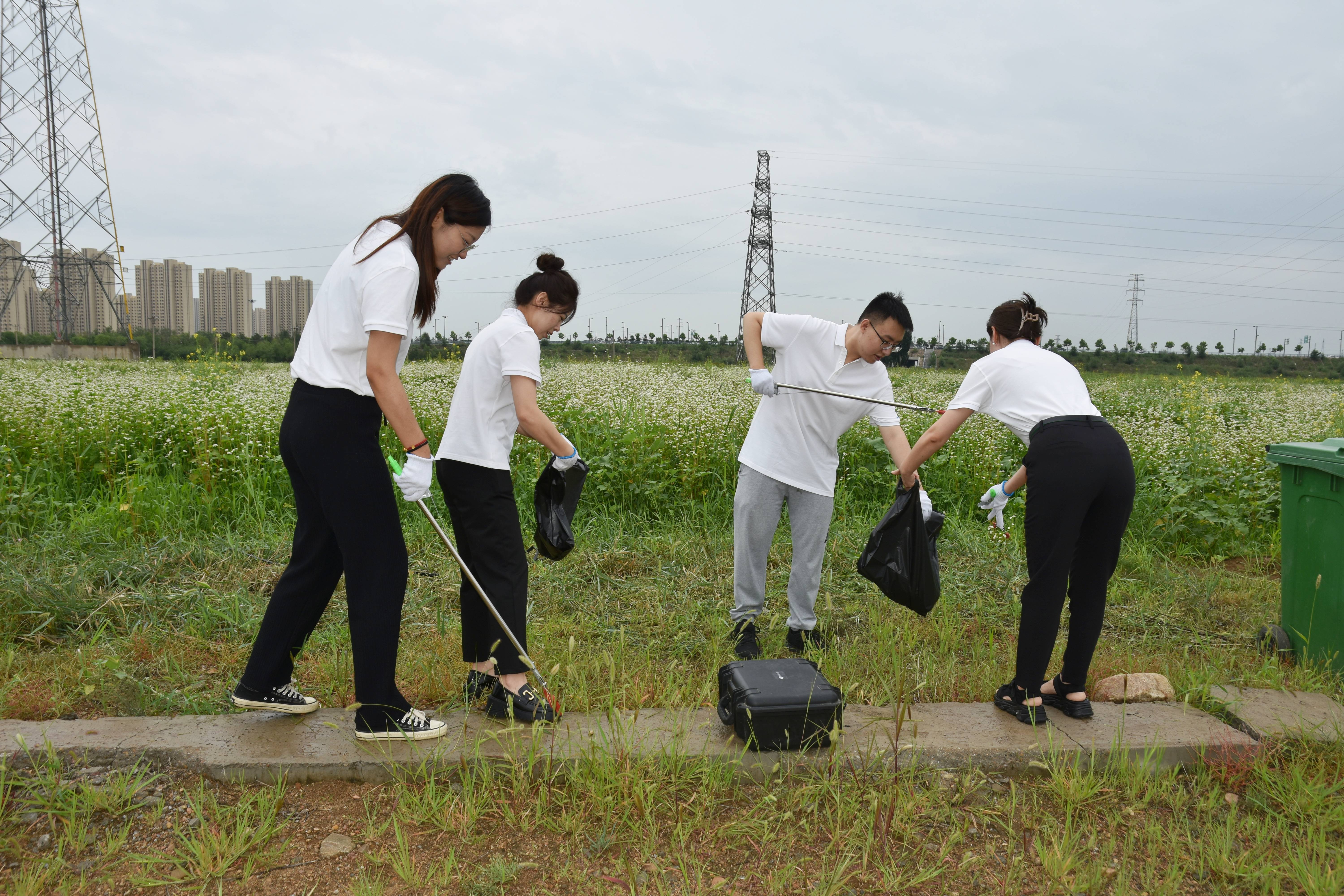 ��ͷ�еڶ��조�ذ��Ӻ� ����ĸ�׺ӡ�Ѳ�ӻ���ϵ�л����