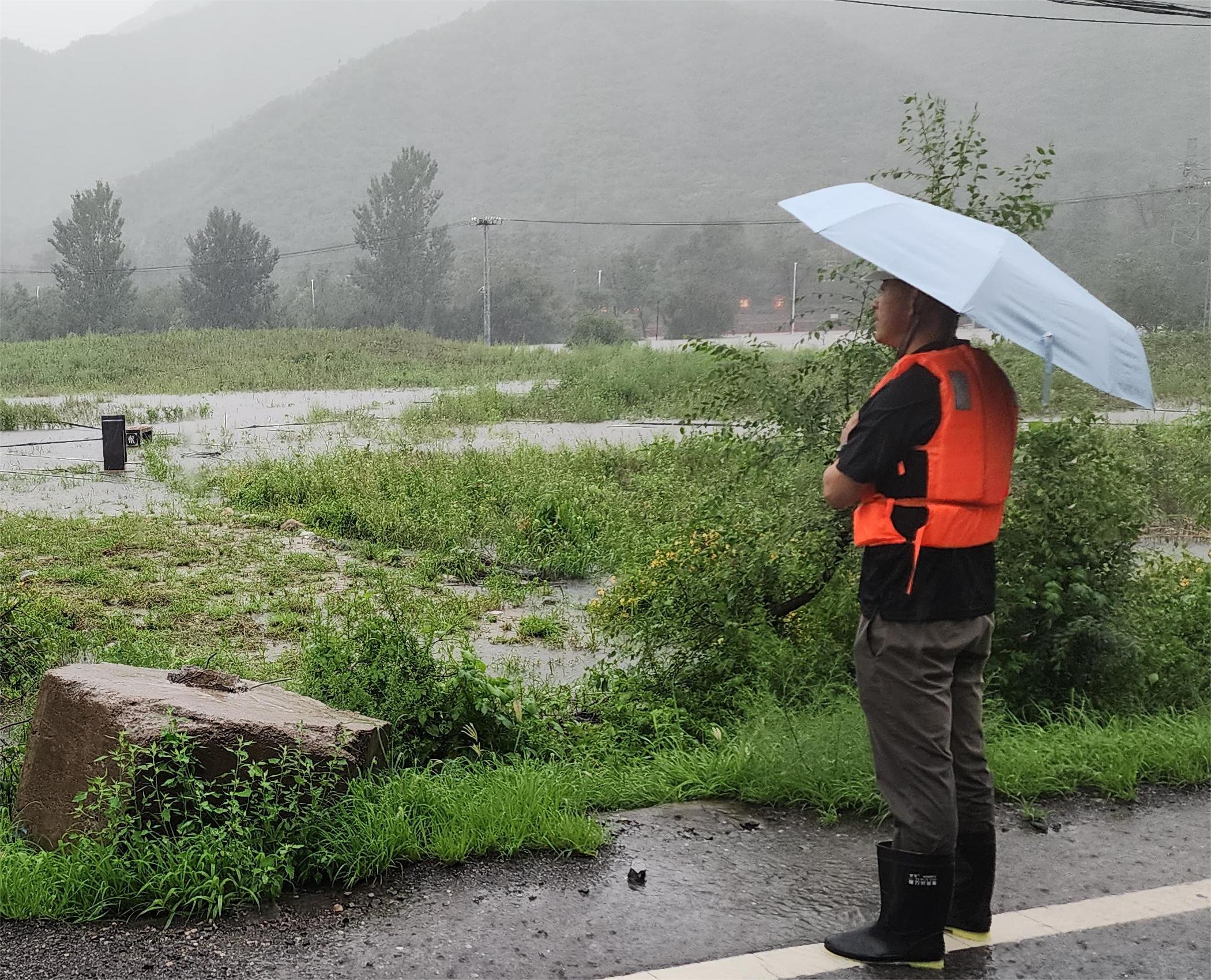 【抗洪前锋榜9】暴雨中的“探路人” 【抗洪前锋榜9】暴雨中的“探路人”