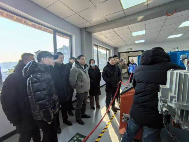 北京运营公司 | J9集团珠窝、落坡岭水库水毁建复工程项目部调查储能式启关机应急操作器