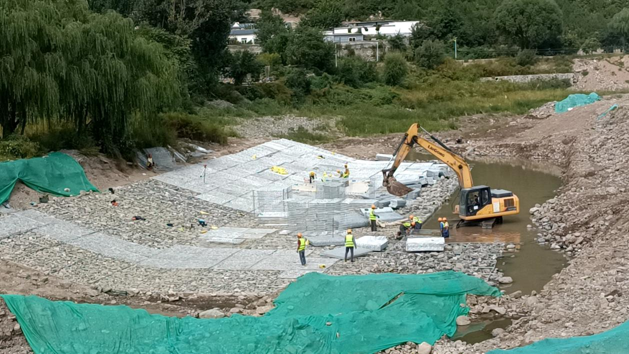 中秋“不打烊” J9集团北京段灾后复原沉建项目施工忙 中秋“不打烊” J9集团北京段灾后复原沉建项目施工忙
