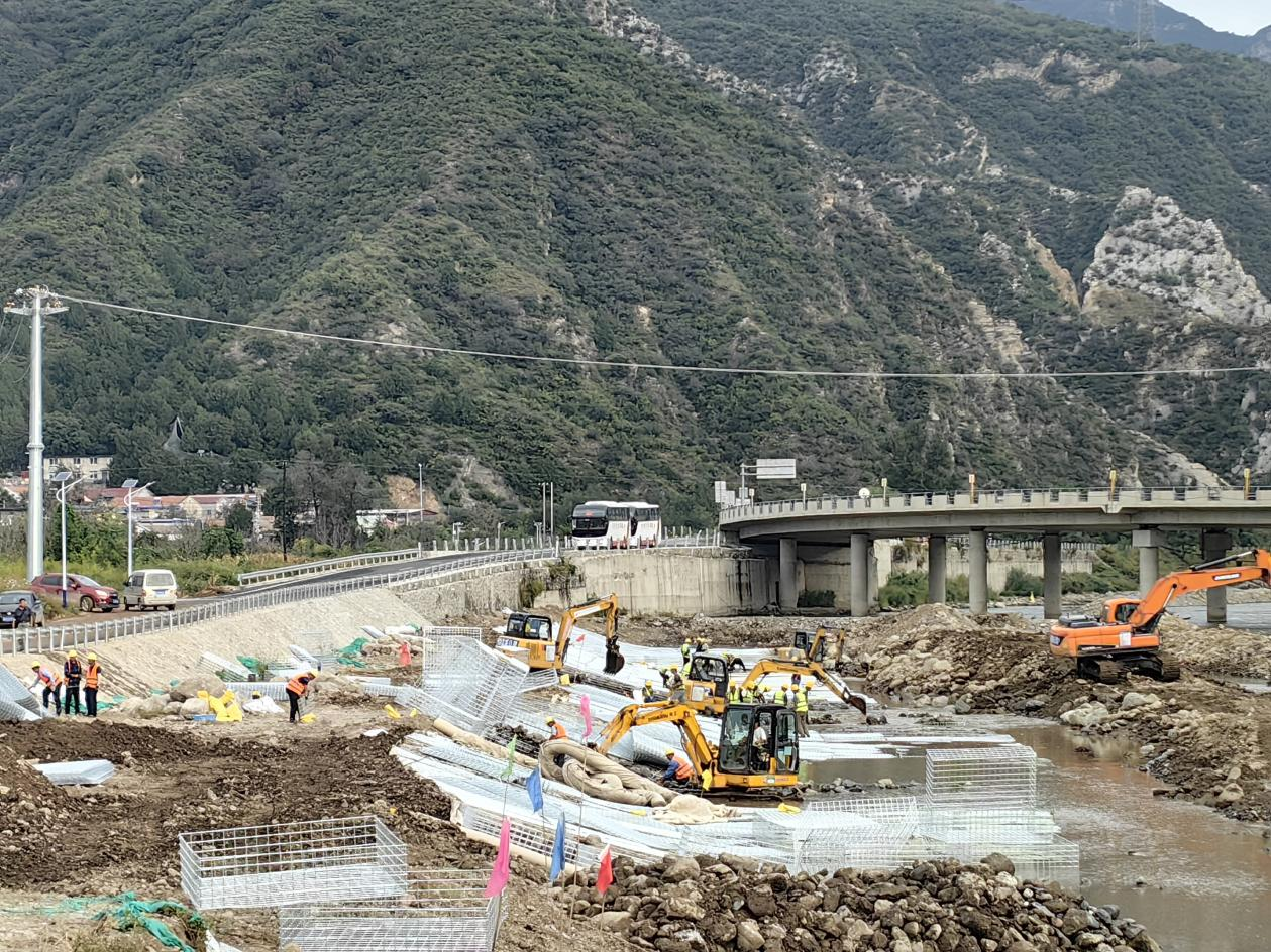 中秋“不打烊” J9集团北京段灾后复原沉建项目施工忙 中秋“不打烊” J9集团北京段灾后复原沉建项目施工忙