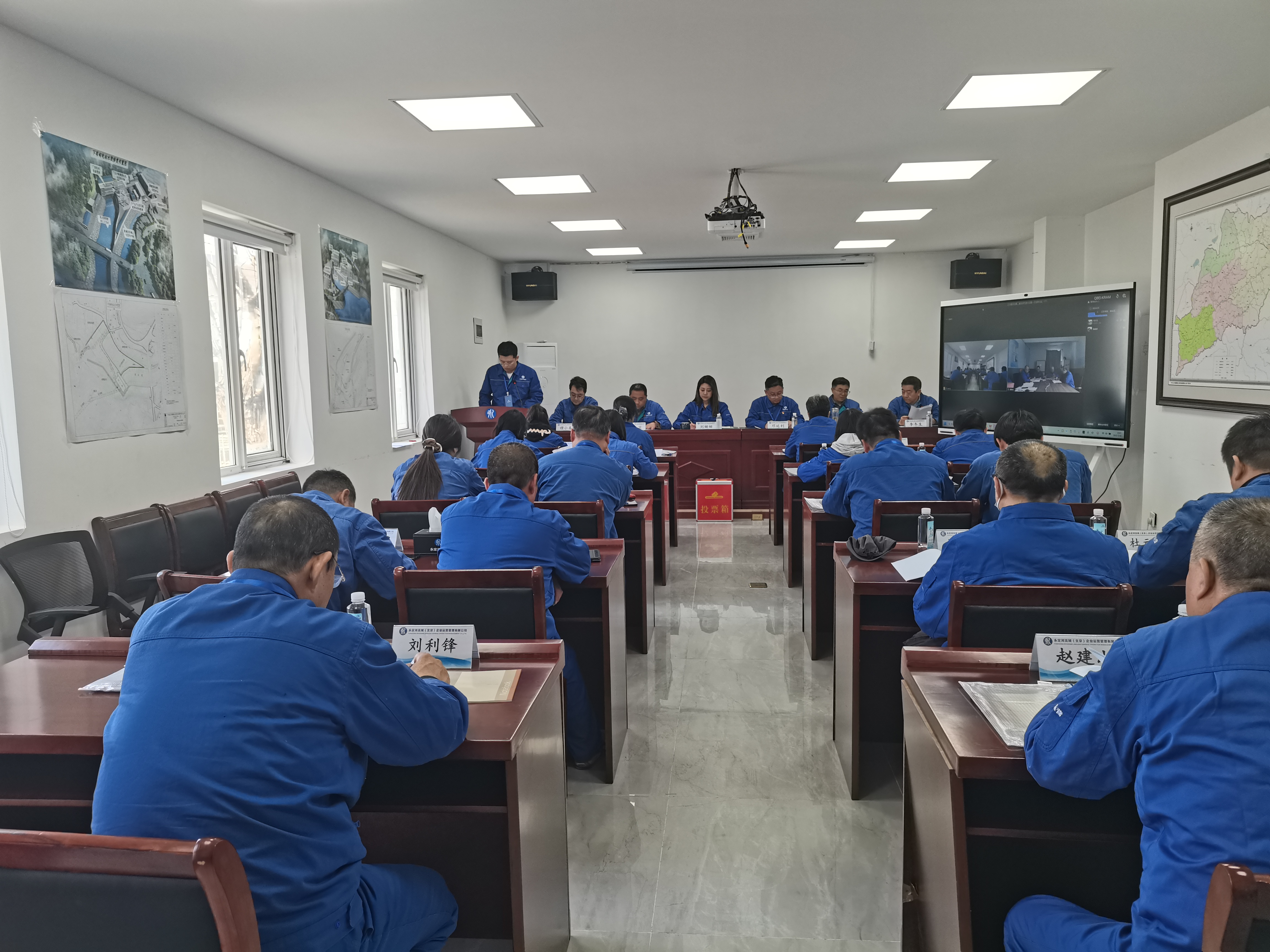 ������Ӫ��˾�����ٿ��ڶ����Ա�������