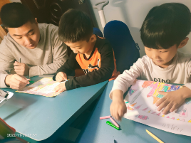 大手牵幼手，进建二十大