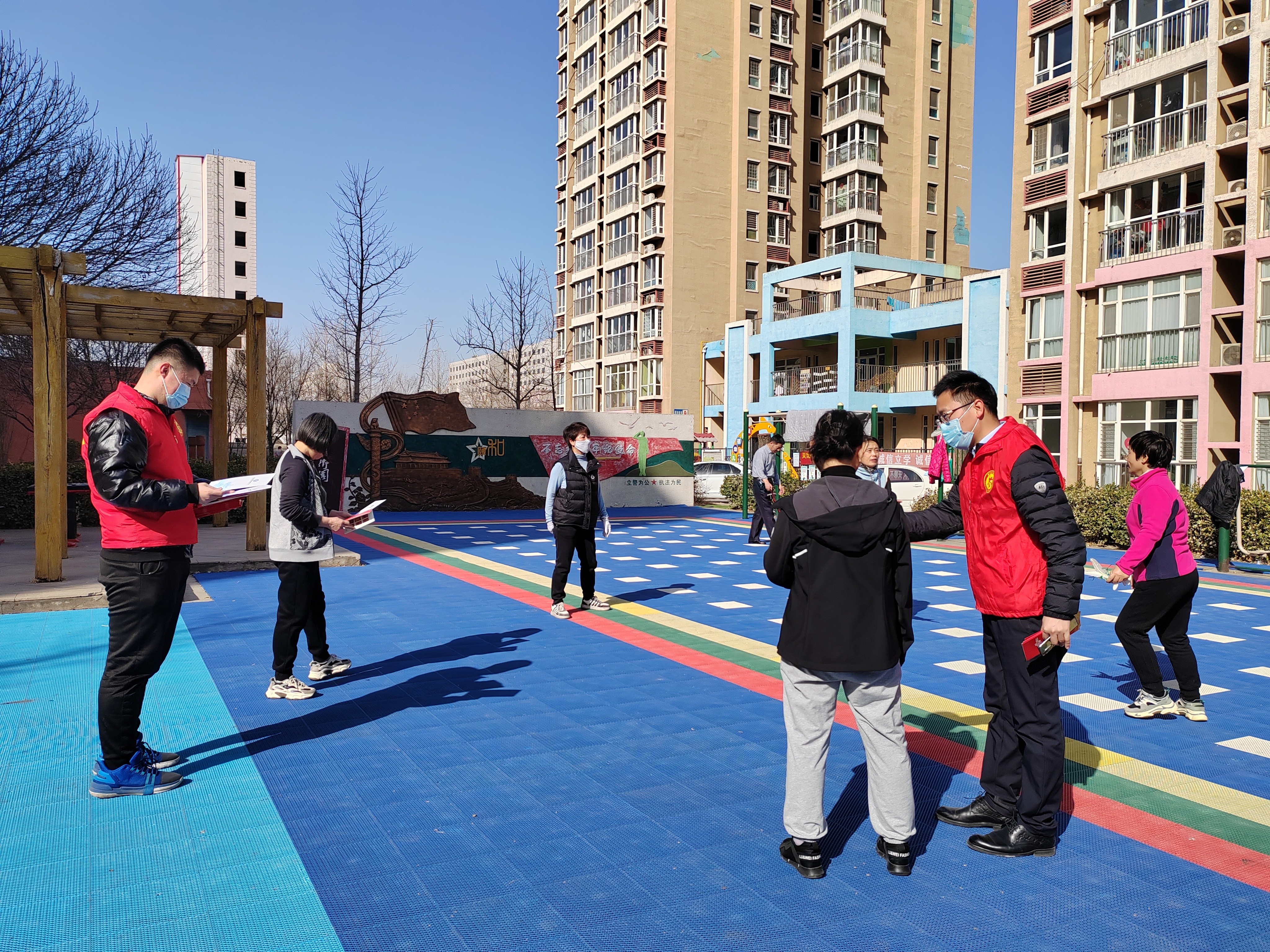 临汾地域结合党支部与属地社区结合发展学雷锋活动